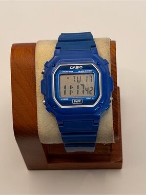 Casio F-108WH Digital Watch, Blue, works‎ well
